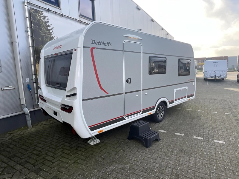 Dethleffs Summer Edition 460 EL ENKELE BEDDEN-XL KOELKAST  foto: 2