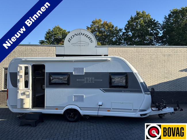 Hobby De Luxe 490 KMF met STAPELBED **6 Slaapplaatsen/Mover/1e eigenaar//Lichtmetalen velgen black/2x zonnepaneel/Autark/Nette caravan hoofdfoto: 1
