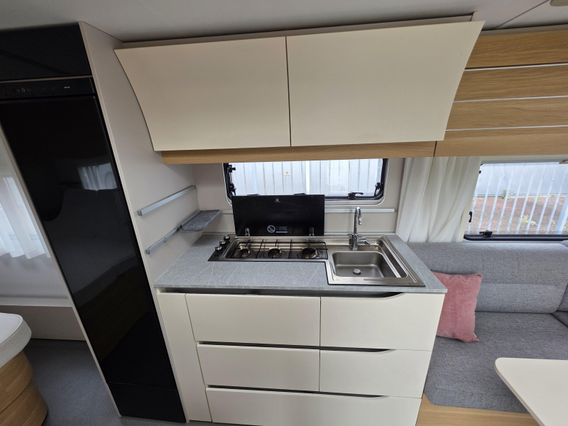 Adria Adora 613 UT Isabella voortent  foto: 4