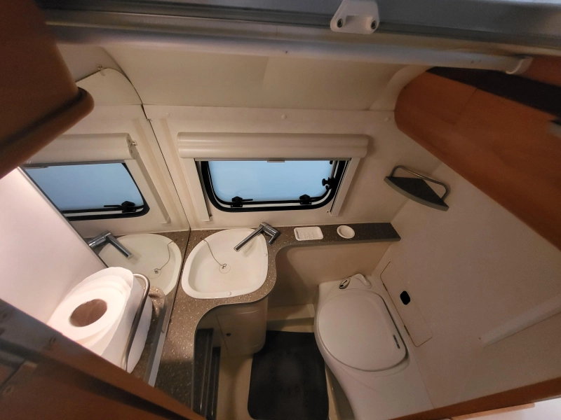 Eriba Touring Triton 420 GT netjes en compleet  foto: 10