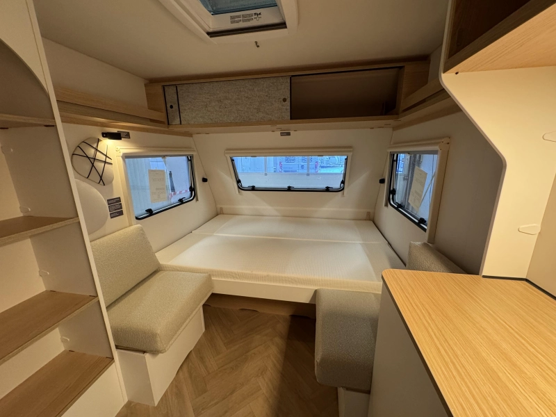 LMC E:dero 470K Openslaand voorraam  foto: 1