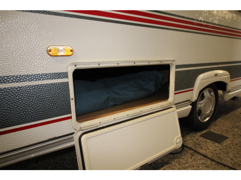 Beyerland Sprinter Lite 390 FB Voortent,Fietsenrek  foto: 19