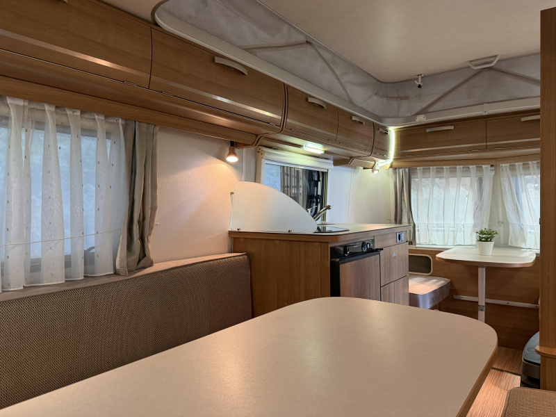 Eriba Touring Triton 410 mover / hefdak  foto: 17