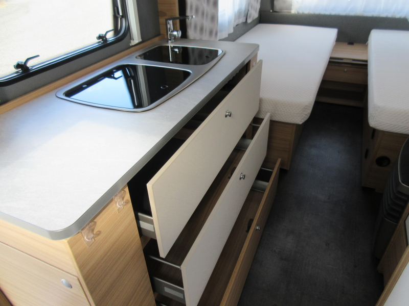 Dethleffs Nomad Avantgarde 510 LE ALS NIEUW! HOGE KOELKAST.  foto: 10