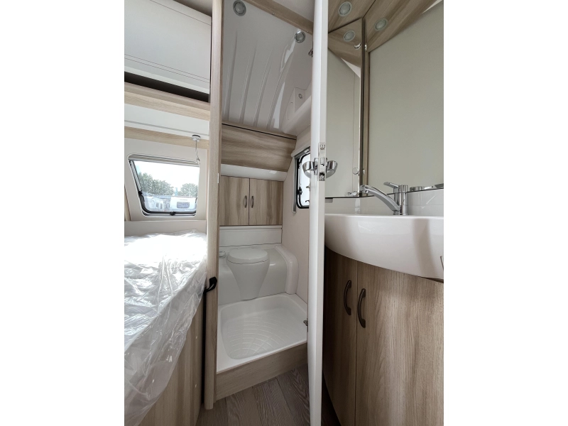Hobby De Luxe 400 SFE 1500kg - reservewiel  foto: 7