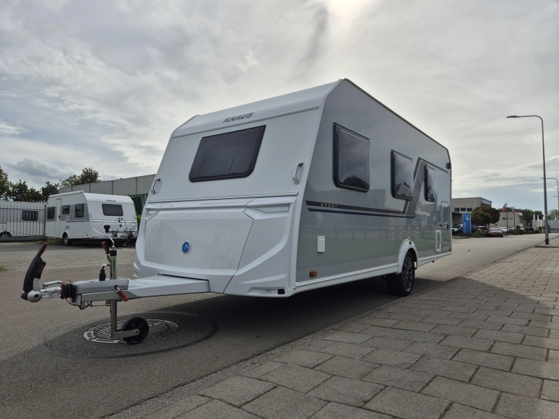 Knaus Sport Platinum 500 QDK Stapelbed en garagedeur 