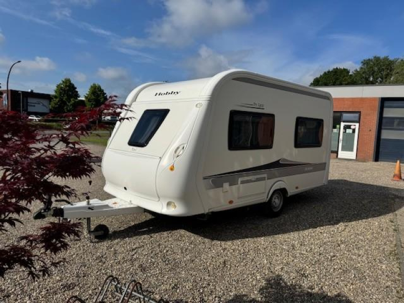 Hobby De Luxe 400 SFE incl. air voortent 