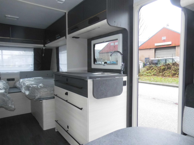 Sterckeman Evolution 492 LJ Nieuw! overjarig!  foto: 9