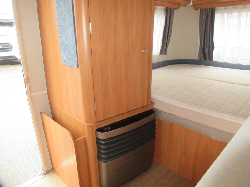 Eriba Touring 310 ZEER COMPACT, MET HEFDAK  foto: 13