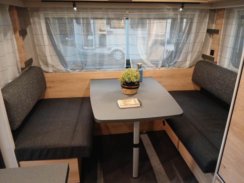 Dethleffs Camper 460 EL  foto: 4