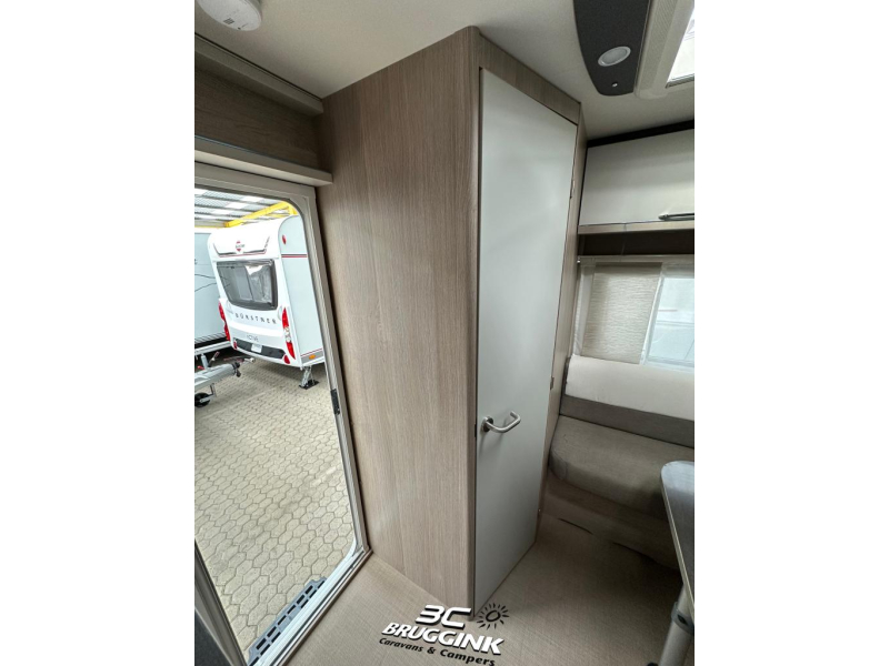 Bürstner Premio 395 TS Dwars Bed 210CM!  foto: 11