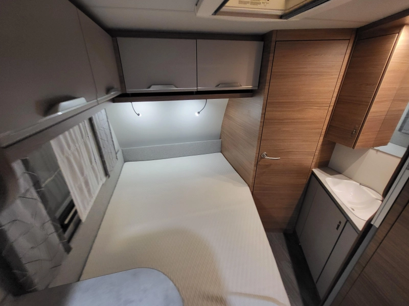 Knaus Sport 450 FU nieuwstaat  foto: 10