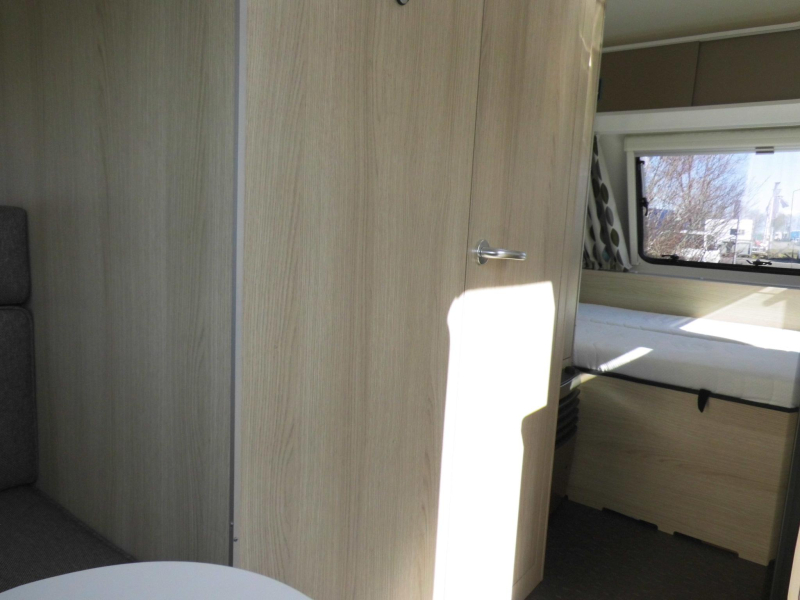 Adria Aviva 360 DD Mover, luifel!  foto: 8