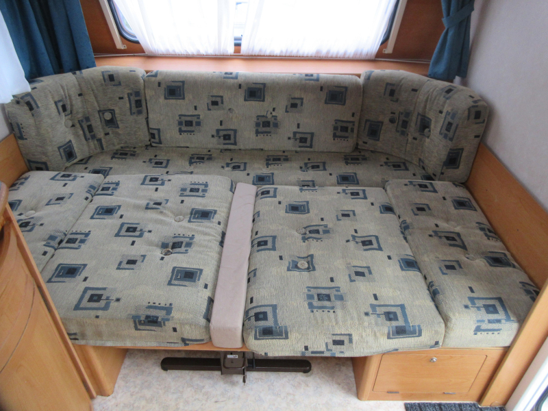 Adria Unica B 502 UK 5 PEROONS MET STAPELBED  foto: 6