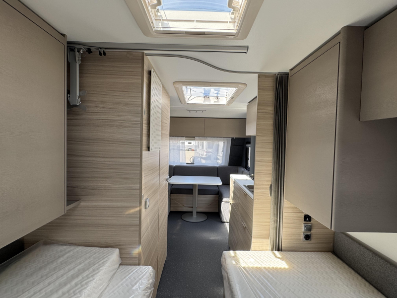 Adria Altea 502 UL 60 Year, deur met raam  foto: 8