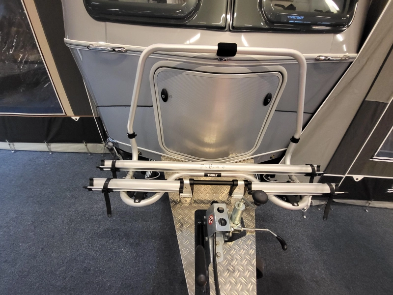 Eriba Touring Silver Editie 542 mooi compleet  foto: 1