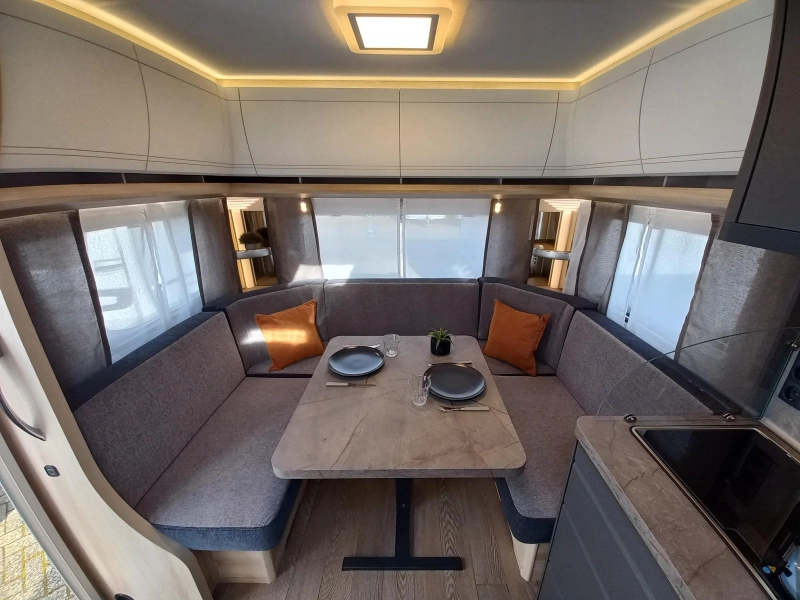 Hobby De Luxe 460 UFE Actie: Gratis Mover  foto: 6