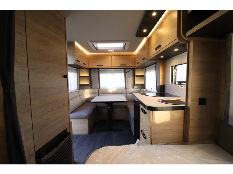Weinsberg CaraOne Edition HOT 450 FU MODEL 2027 - 771 VLOER  foto: 10