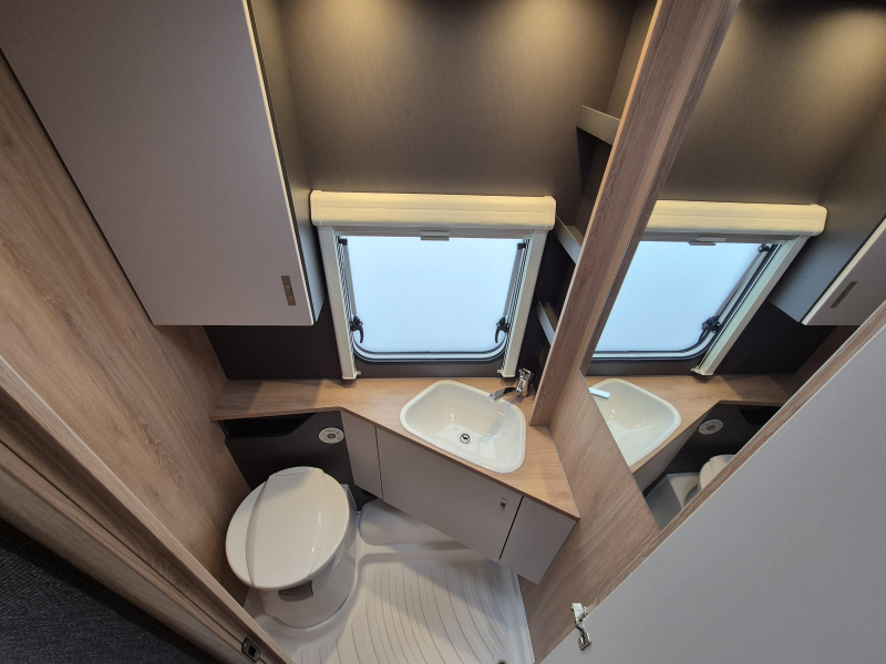 Knaus Sport Platinum 500 EU Rondzit + enkele bedden  foto: 13