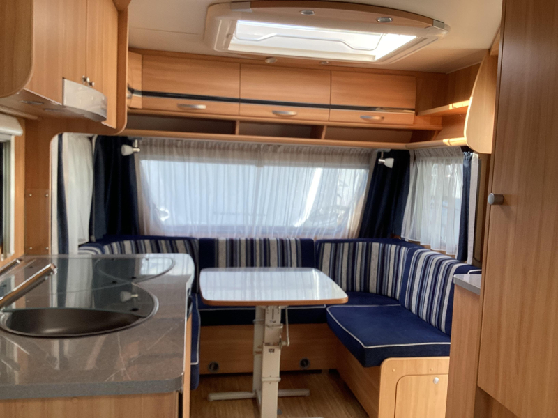 Dethleffs Camper 450 DB voortent 