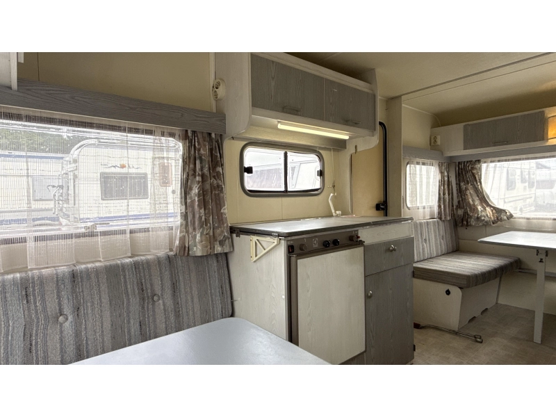 Home-Car Confort 42 2x zitgroep toiletruimte  foto: 6