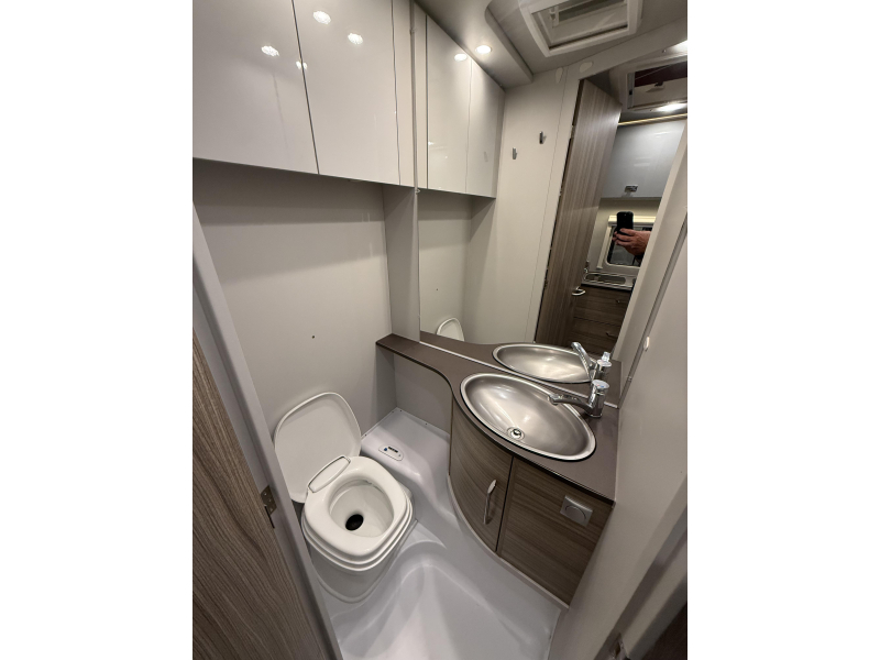 Bürstner Averso Plus 510 TK STAPELBED 7 PERS TOP  foto: 21