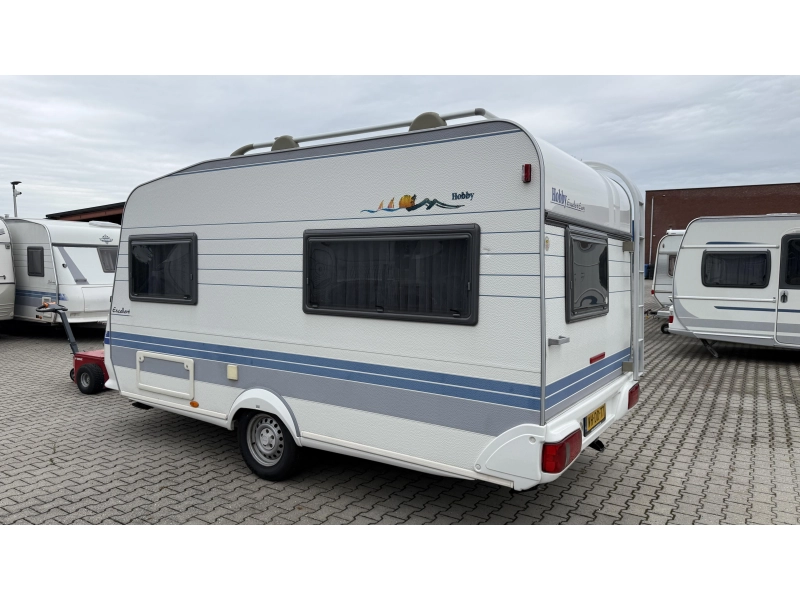 Hobby De Luxe 400 SB treinzit vast bed toilet  foto: 12