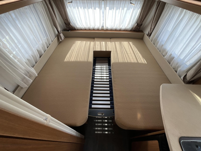 Dethleffs Nomad 470 ER ENKELE BEDDEN-NETJES  foto: 9