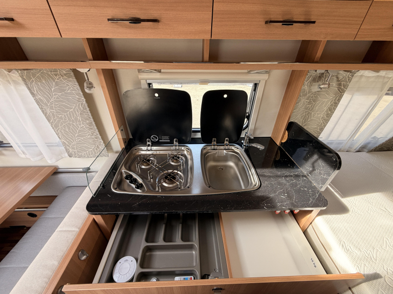 LMC Style 410 D Mover+Luifel+Fiets+Voort  foto: 10