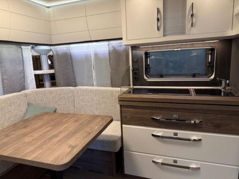 Hobby Excellent Edition 540 UL 1800 kg/ Bedverbreding/RW  foto: 9