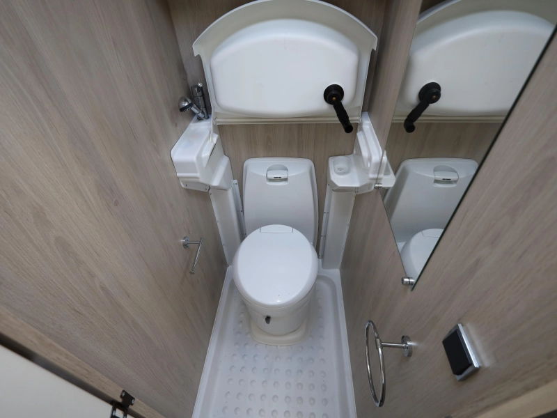 Caravelair Alba Family 466 Stapelbed én vast bed  foto: 13