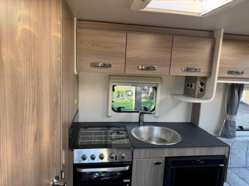 Sprite Mondial 420 SE aanbieding enkele bedden  foto: 19