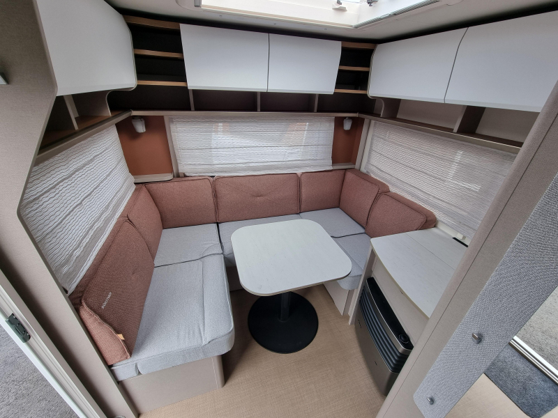 Bürstner Averso 485 TS  foto: 14