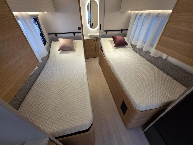 Adria Adora 572 UT Alde verwarming  foto: 12