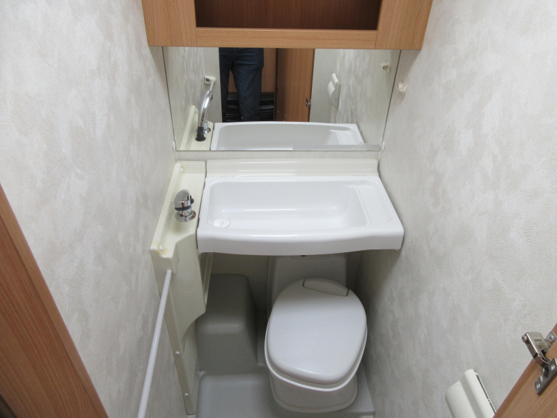 Adria Altea 462 PK LICHTGEWICHT EN VOORTENT  foto: 16