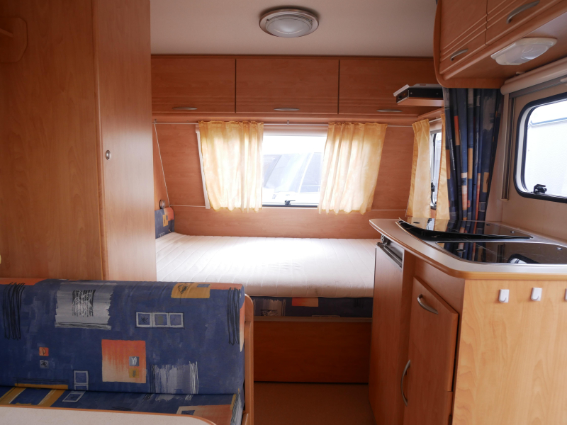 Caravelair Antares 390 Voortent, fietsenrek  foto: 3