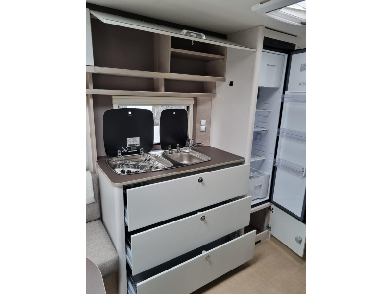 Bürstner Premio IC-line 460 TS  foto: 11