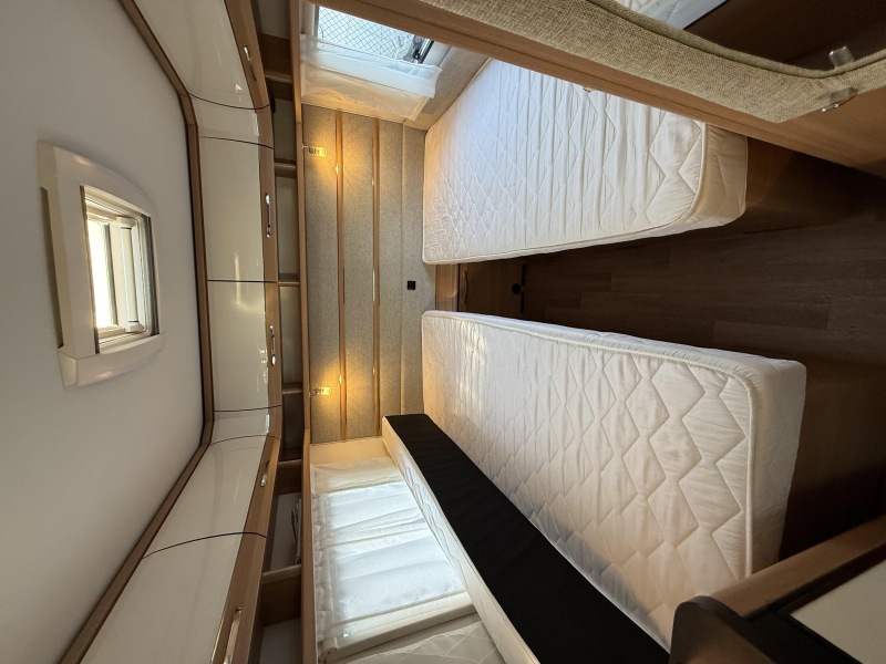 LMC Musica 490 E 2 BEDDEN RONDZITMOVER TOP  foto: 22