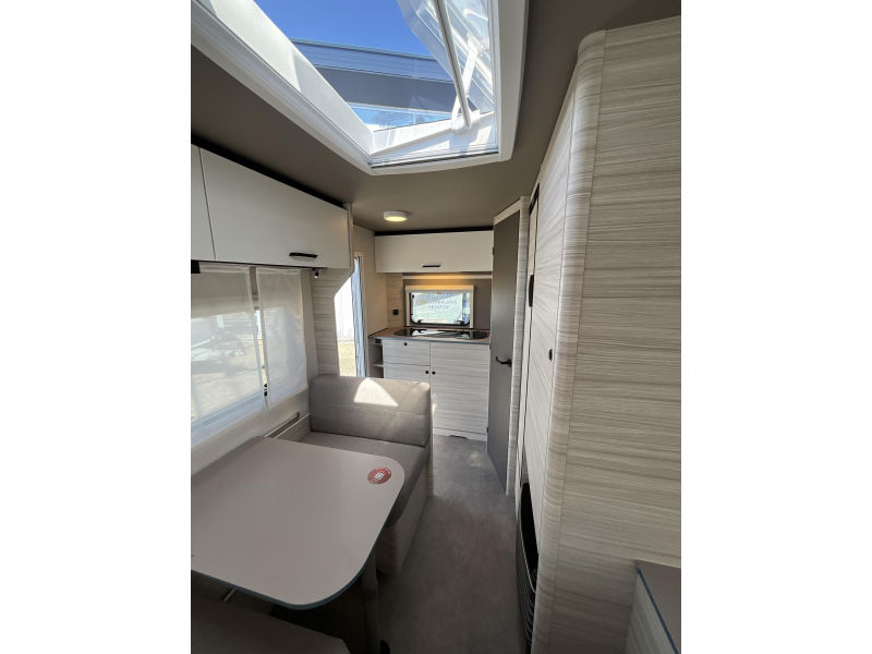 Dethleffs C'Joy Active 420 QSH COMPACT-XL KOELKAST  foto: 11