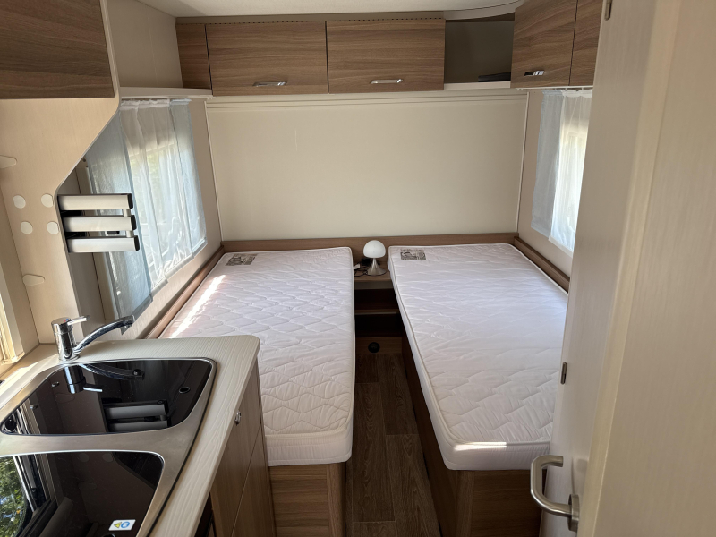 Dethleffs C'Joy 460 LE Mover/Voortent/Fietsdr.  foto: 2