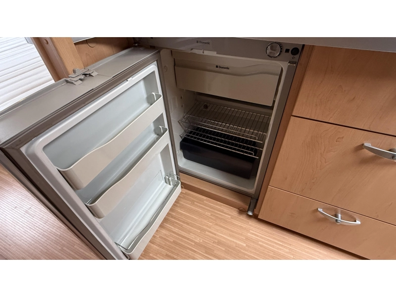 Knaus Sudwind White Edition 500 EU enkele bedden rondzit  foto: 12