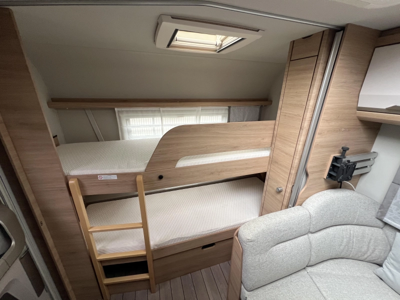 Knaus Sudwind 60 Years 550 FSK Mover, Nieuwe voortent 