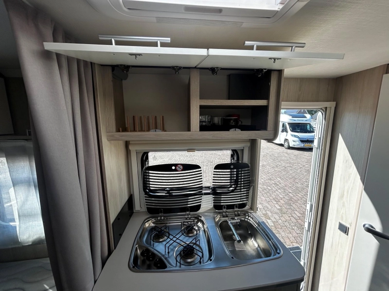 Caravelair Alba 390 Mover, Voortent & luifel  foto: 15