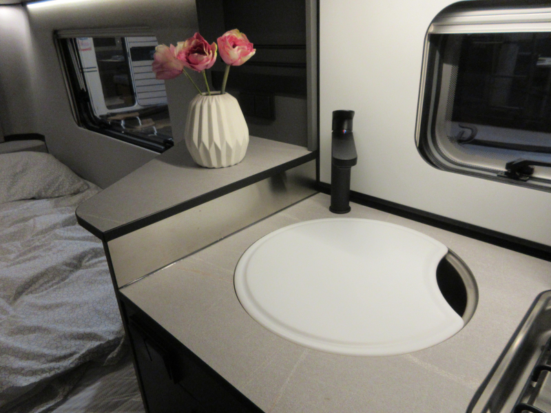 Eriba Feeling 470 COMPACT ENKELE BEDDEN!!  foto: 9