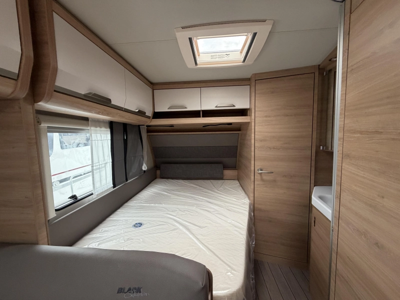 Knaus Sudwind Black Selection 540 FDK stapelbed / fransbed  foto: 11