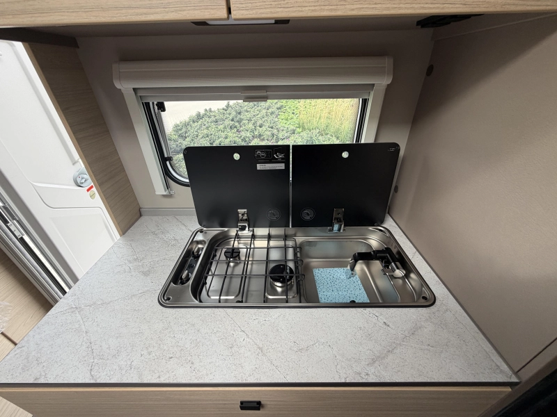 Weinsberg CaraLife 500 QDK stapelbed / dwarsbed  foto: 10
