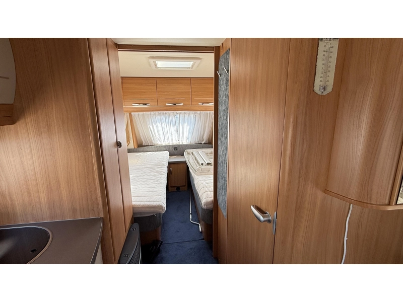 Hobby De Luxe 540 UL enkele bedden rondzit  foto: 9