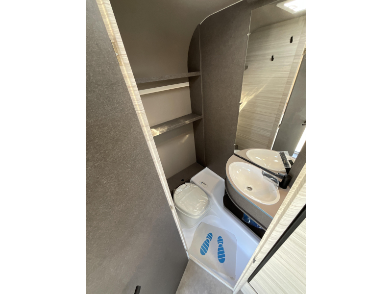 Dethleffs C'Joy Active 420 QSH COMPACT-XL KOELKAST  foto: 14