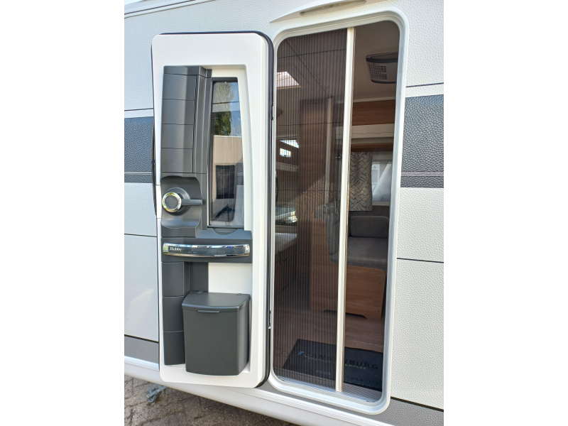 Hobby De Luxe 540 KMFE voortent-mover-airco-etc  foto: 3