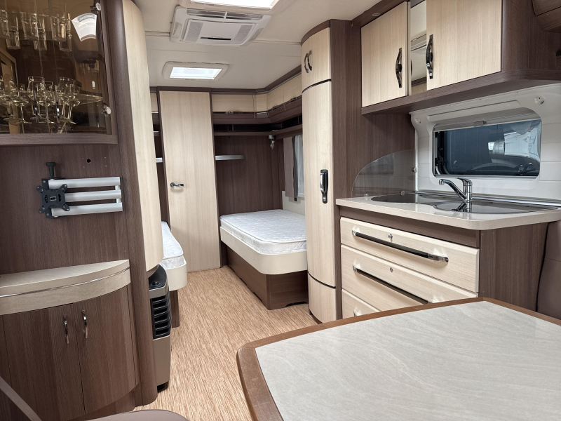 Hobby Prestige 560 WLU Mover/Fietsdrager/Airco  foto: 4